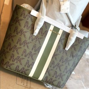 Michael Kors jet set travel